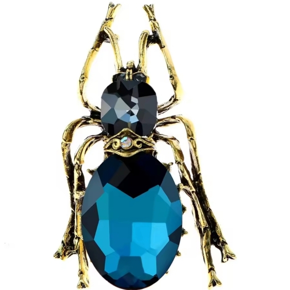 VQ Beetle Brooch - Picture 2 of 3